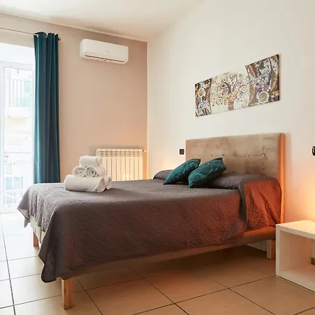 Vicky'S Luxury Guesthouse By Napoliapartments Esterno foto